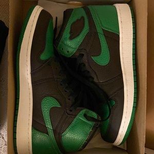 Air Jordan 1 retro high GS “Pine Green”